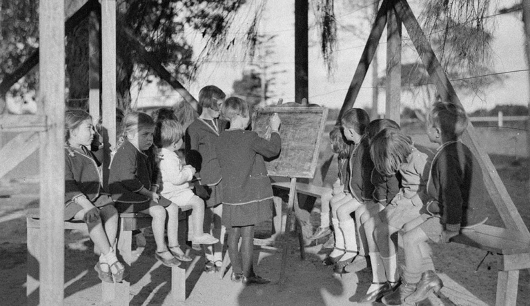 Screenshot 2025-06-18 at 00-54-23 MA25139493-children-with-blackboard-1200w.jpg (JPEG Image 1200 × 694 pixels) — Scaled (92%)
